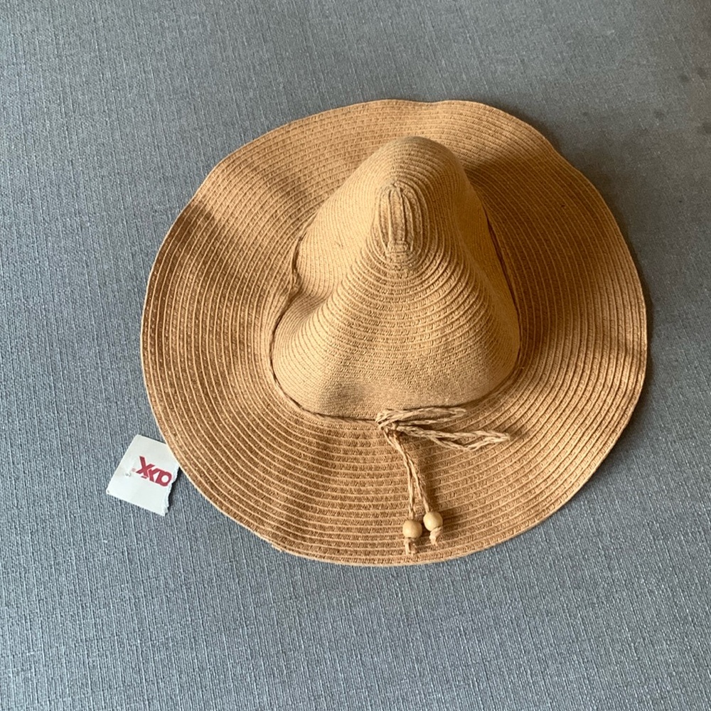 AUGUST HAT COMPANY